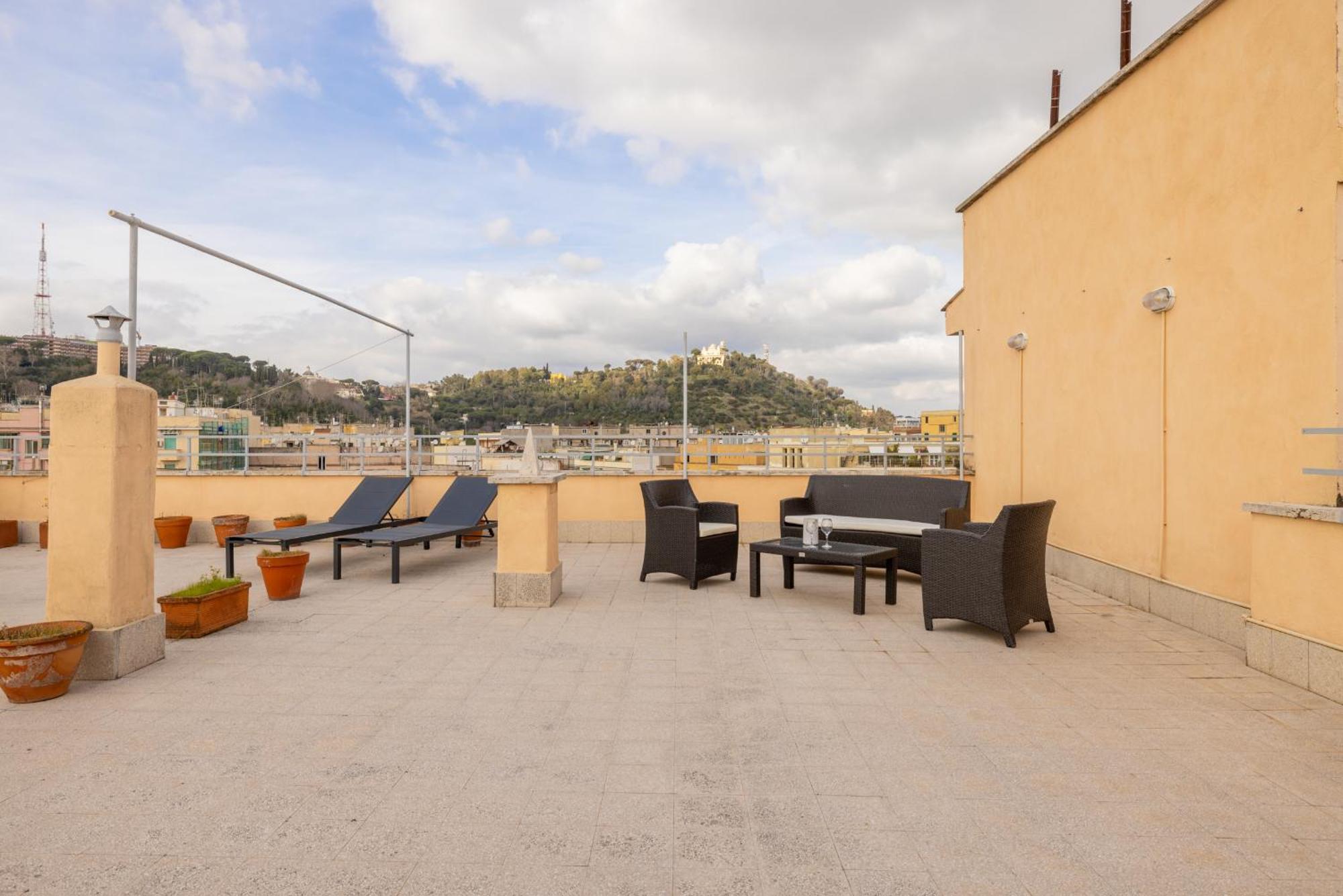 Top Floor Apt With Rooftop Terrace Near St. Peter Roma Ngoại thất bức ảnh
