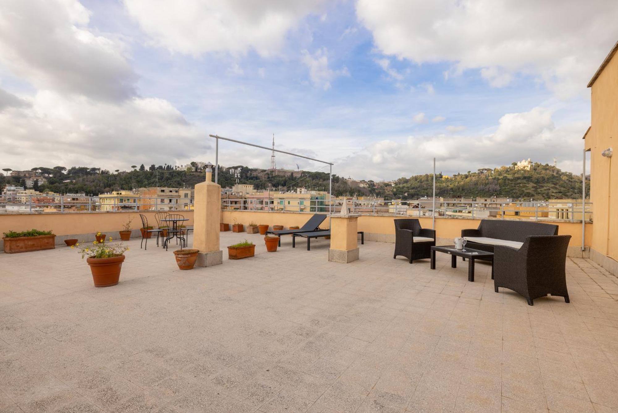 Top Floor Apt With Rooftop Terrace Near St. Peter Roma Ngoại thất bức ảnh